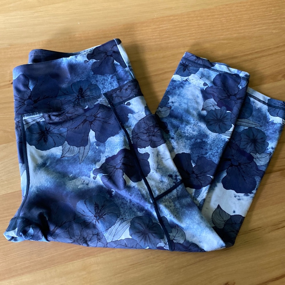 Zyia Capri leggings
